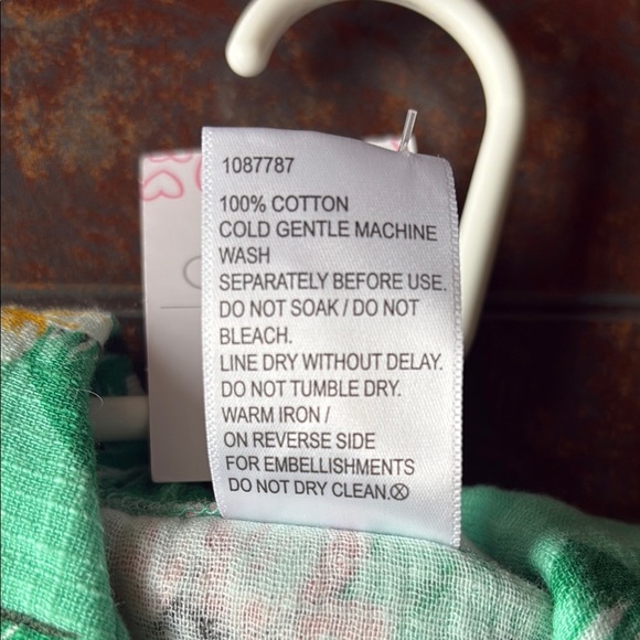 Green and Pink Casual Dress with Floral Patterns - Picture 7 of 7